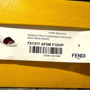 Men’s size 7 Fendi slides